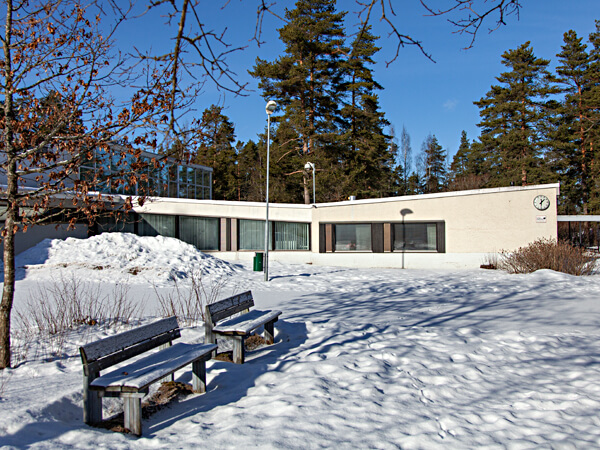 H&auml;rk&auml;vehmaan koulu
